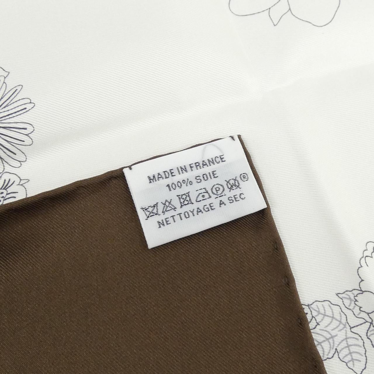 エルメス BRIDES DE GALA EN FLEURS カレ スカーフ