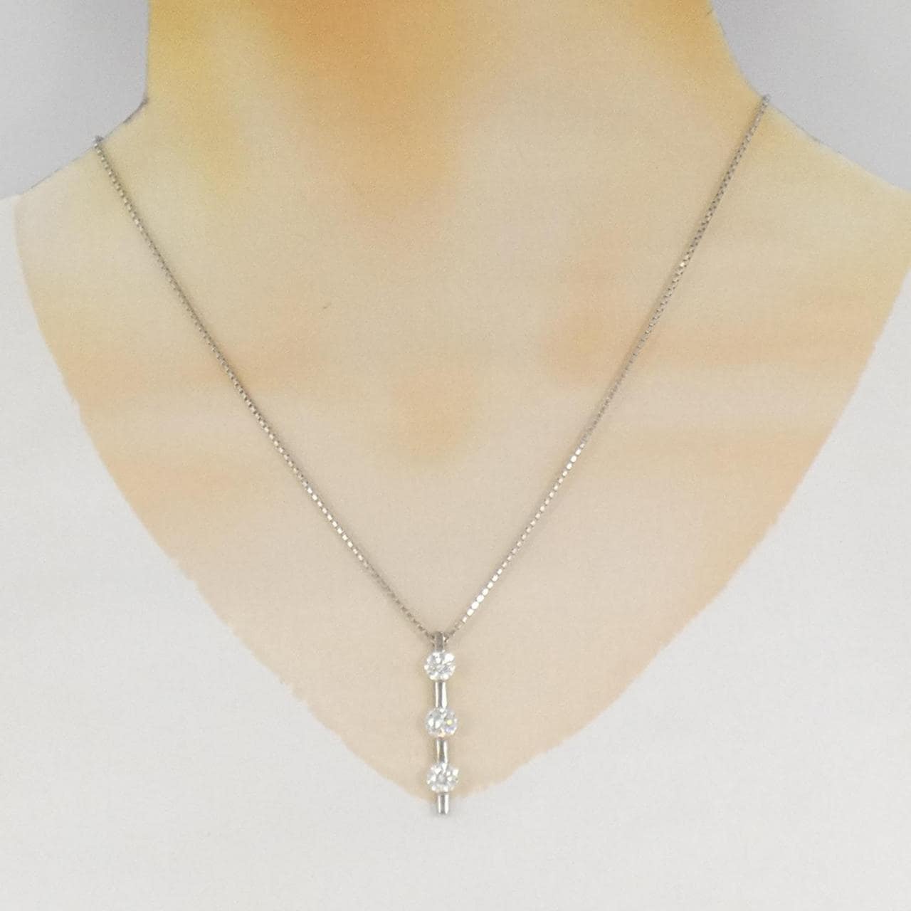 PT900/PT850 スリーストーン ダイヤモンド ネックレス 1.587CT