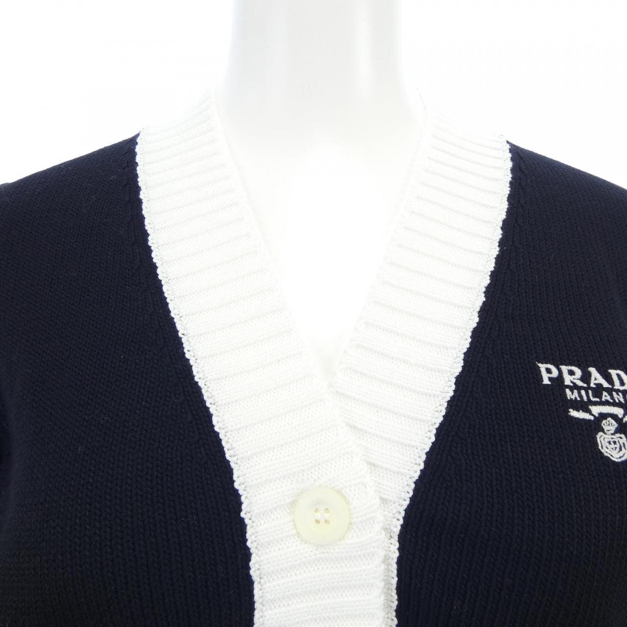 プラダ PRADA クロップド セミラグランショルダー P25I04 S211 1ZO5 カーディガン