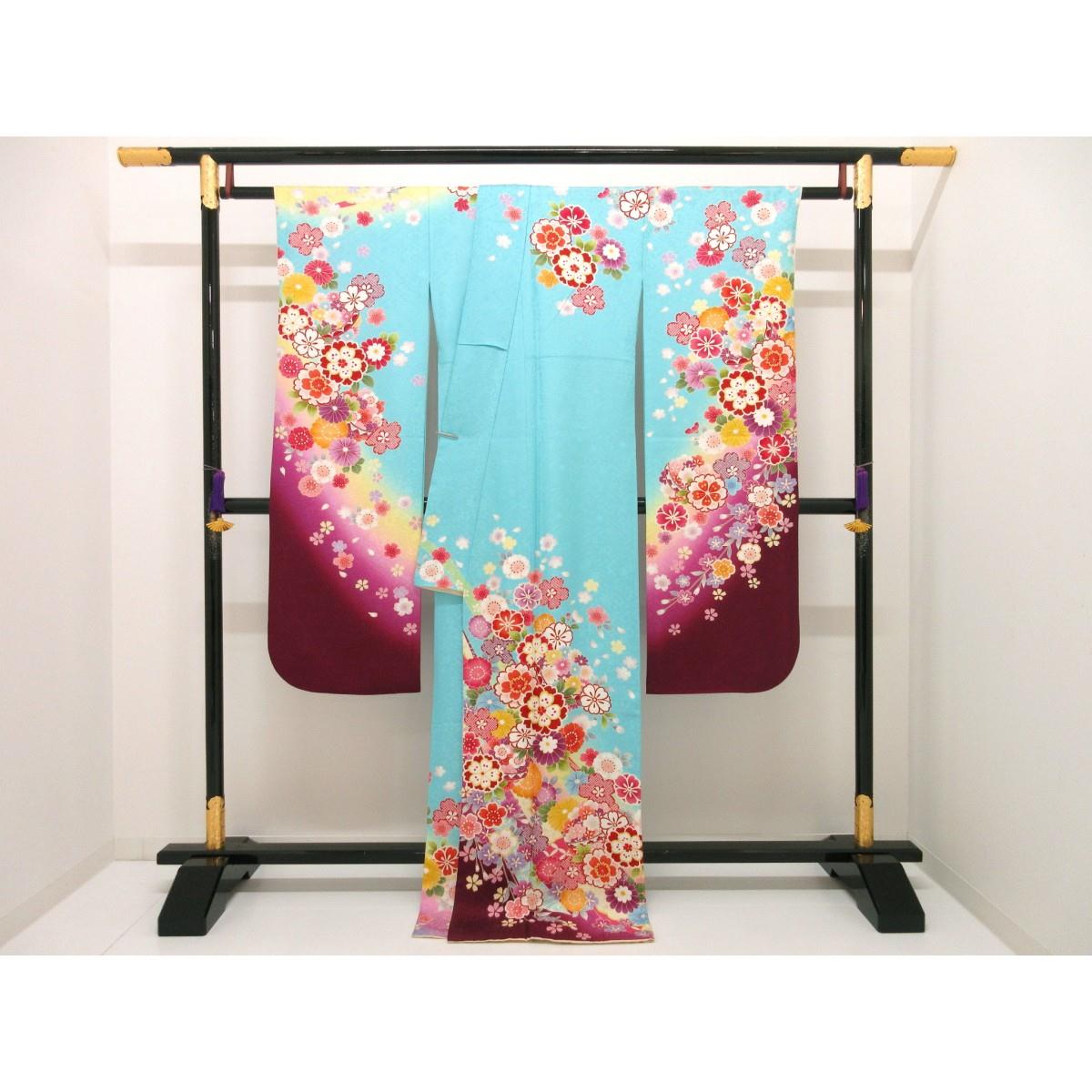 振袖　友禅加工刺繍入り　ボカシ染