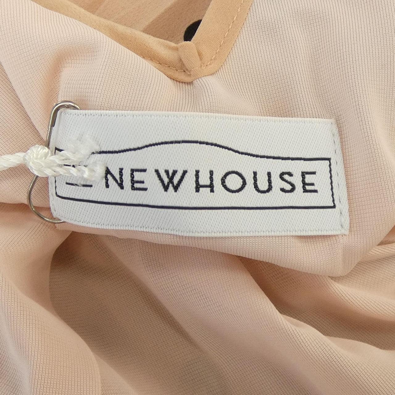 ザニューハウス THE NEWHOUSE トップス