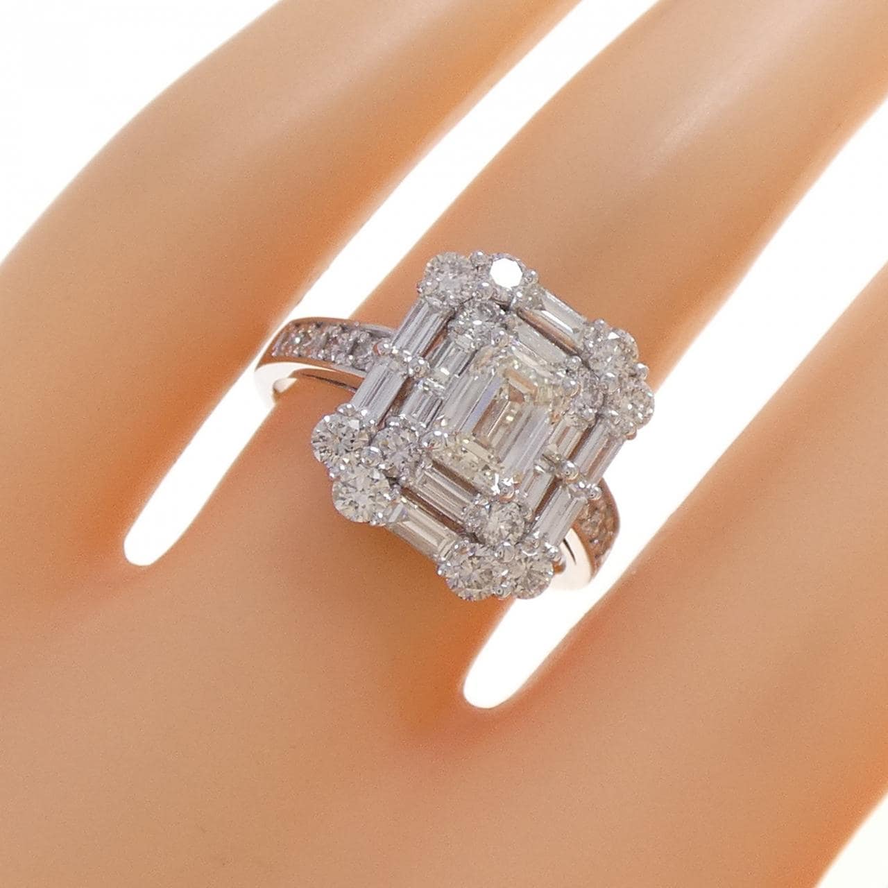 【新品】PT900 ダイヤモンド リング 1.005CT
