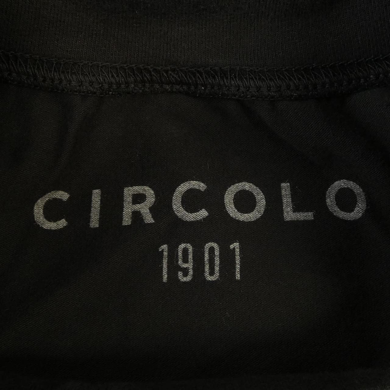 チルコロ 1901 CIRCOLO 1901 トップス