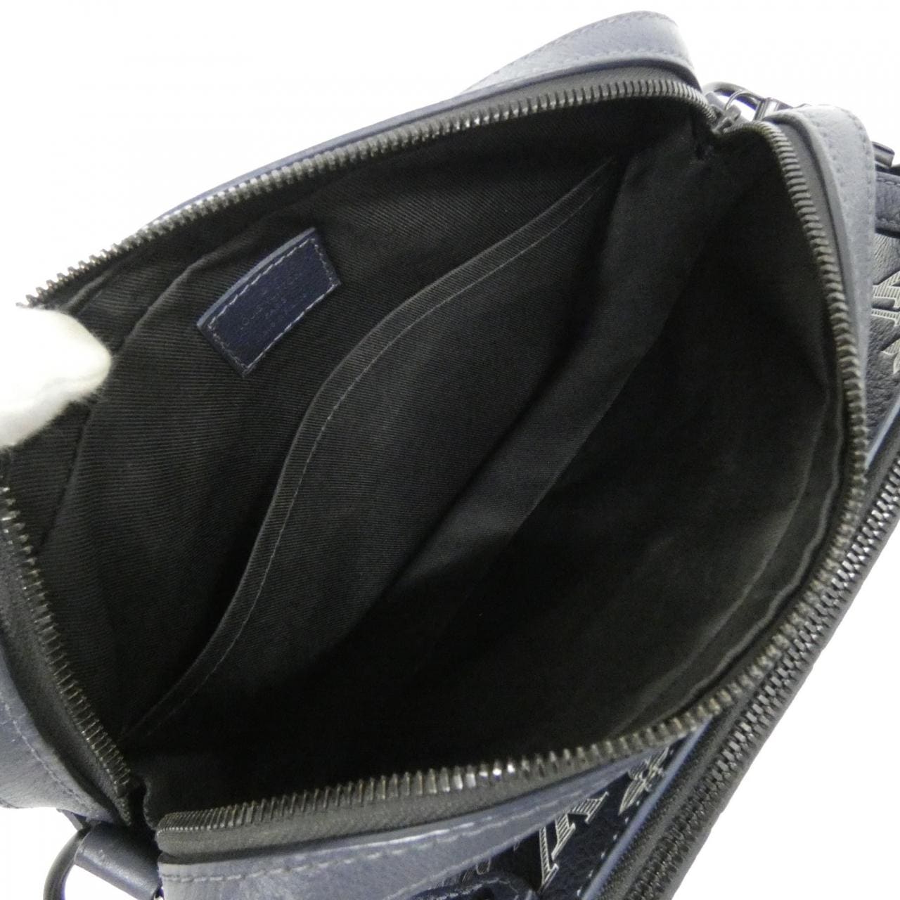 ルイヴィトン モノグラム シャドウ トリオ メッセンジャー M24753 ショルダーバッグ