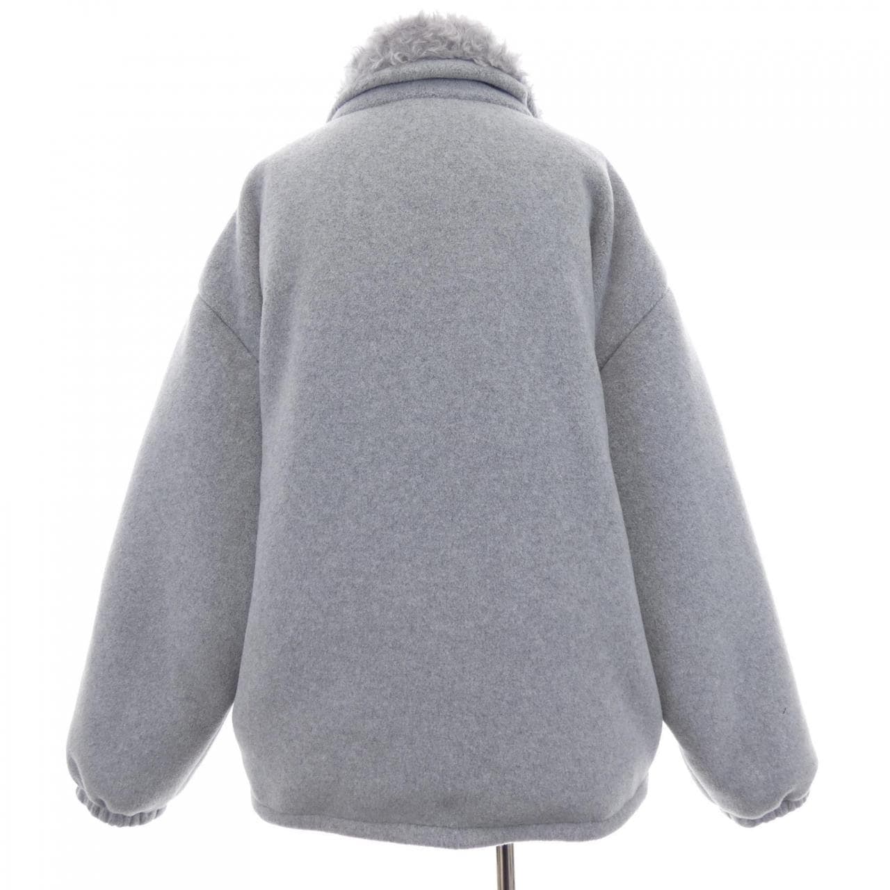 ミュウミュウ MIU MIU MIU MIU ロゴ ML1123 SOOO 16QT ダウンジャケット