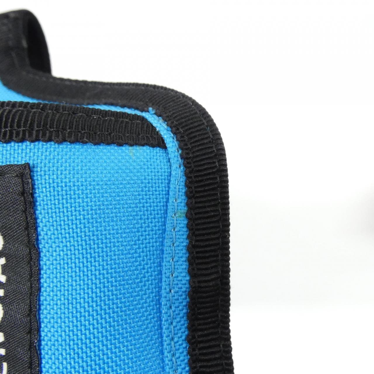 バレンシアガ エクスプローラー アーム フォン ホルダー 655947 2JMM7 フォンケース