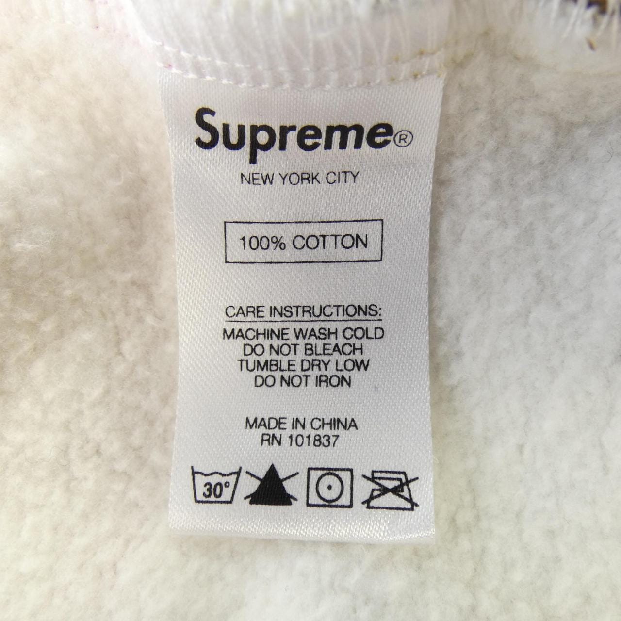 シュプリーム SUPREME パーカー