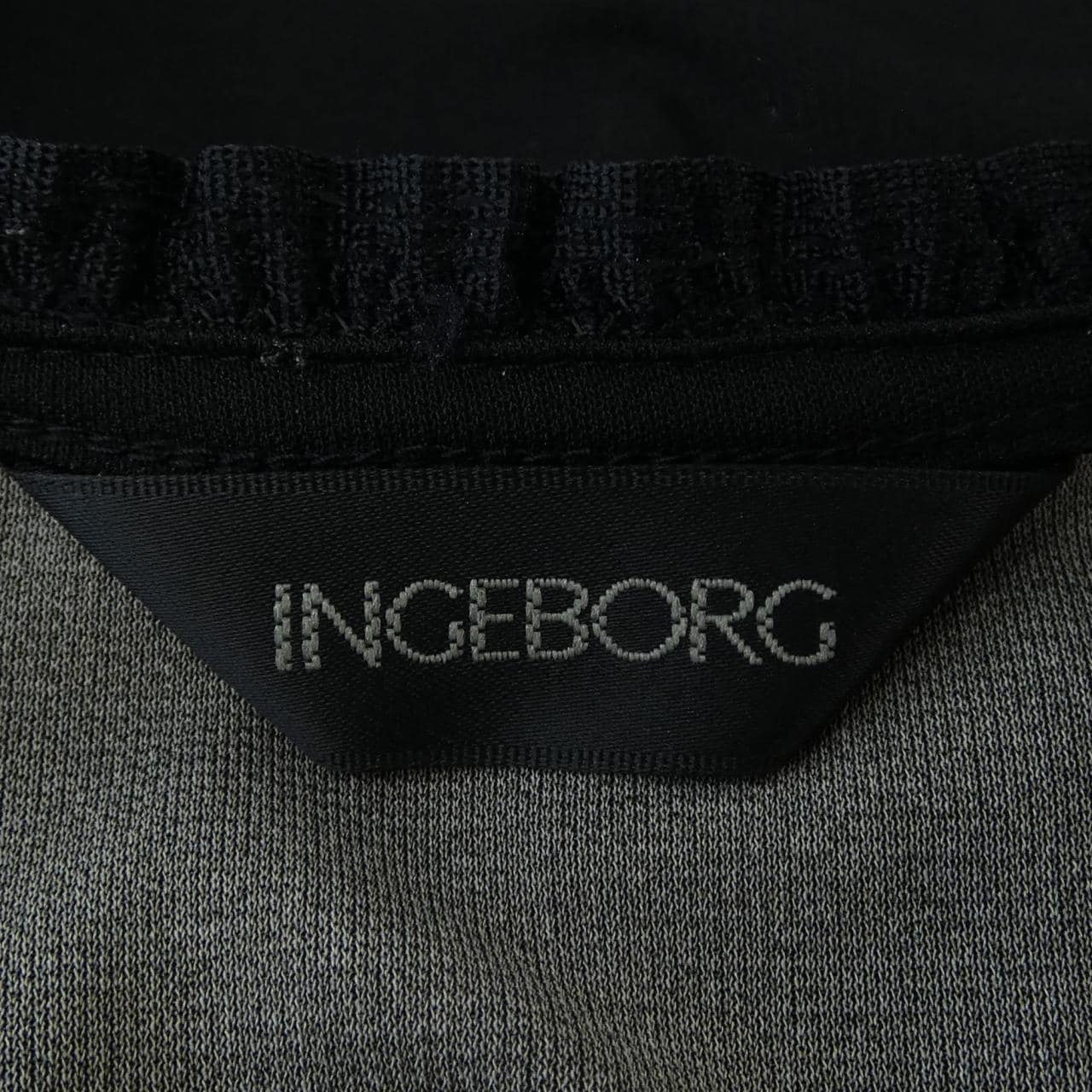 インゲボルグ INGEBORG トップス