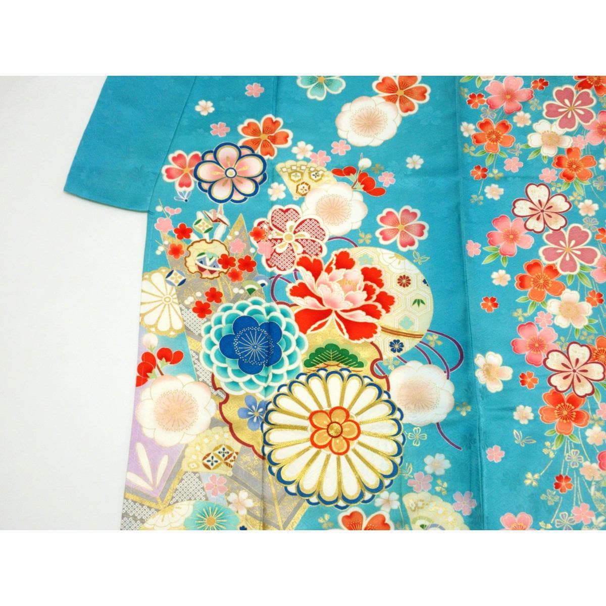 [Unused items] Kimono with Yuzen gold leaf finish and embroidered gradation dyeing