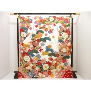 振袖　友禅金彩加工　刺繍入り　胴裏ポリエステル