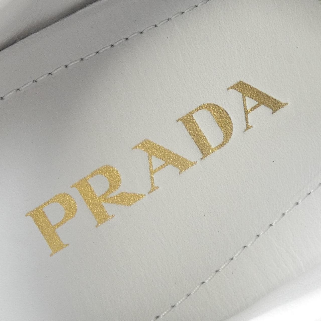 プラダ PRADA スニーカー