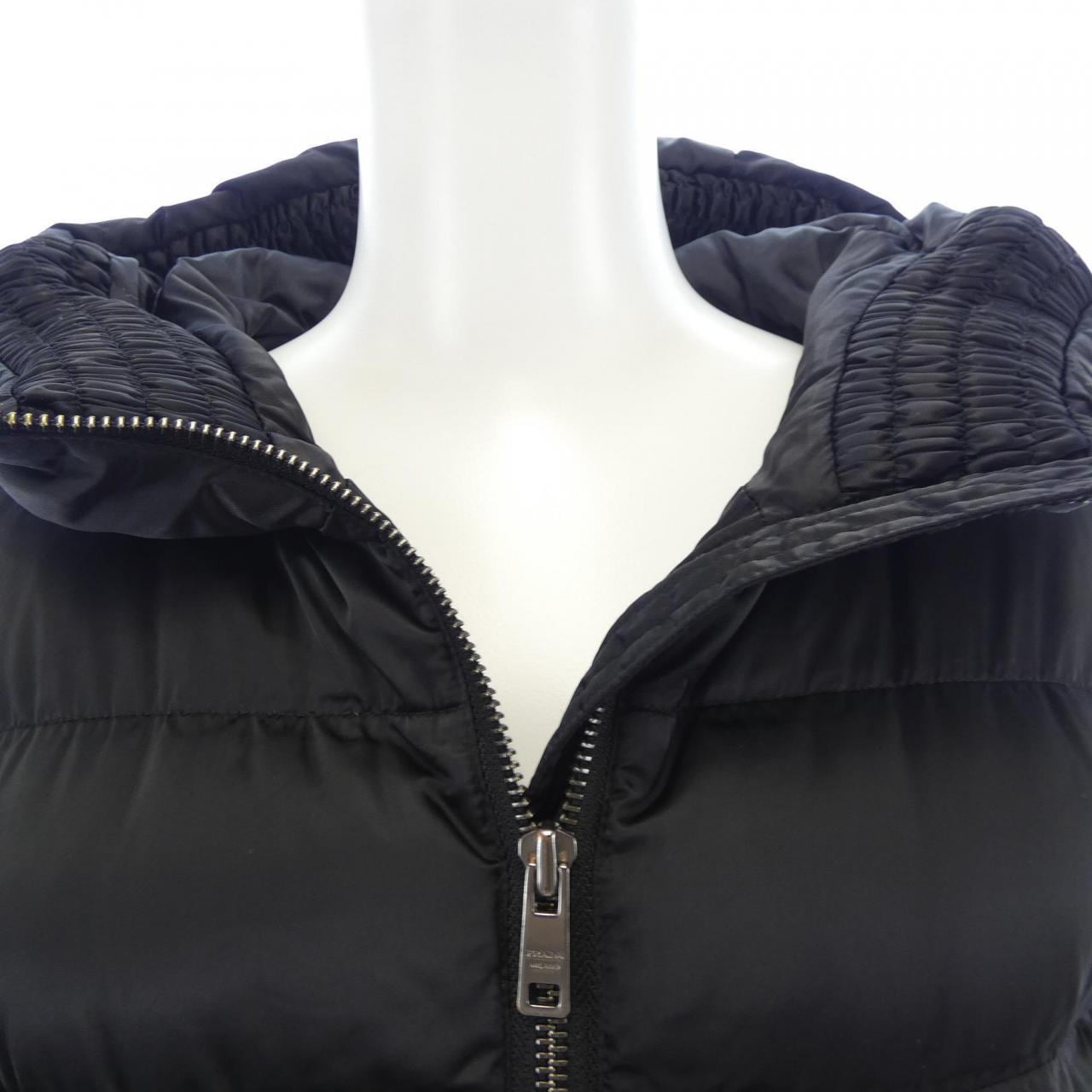 プラダ PRADA 290364 R132 R0K ダウンコート
