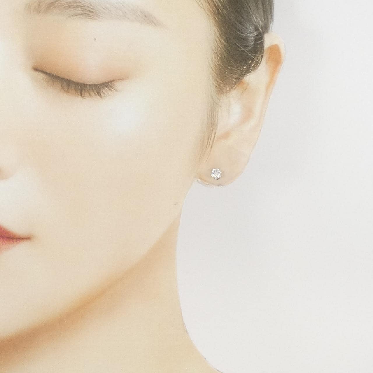 PT900 ソリティア ダイヤモンド ピアス 0.523CT