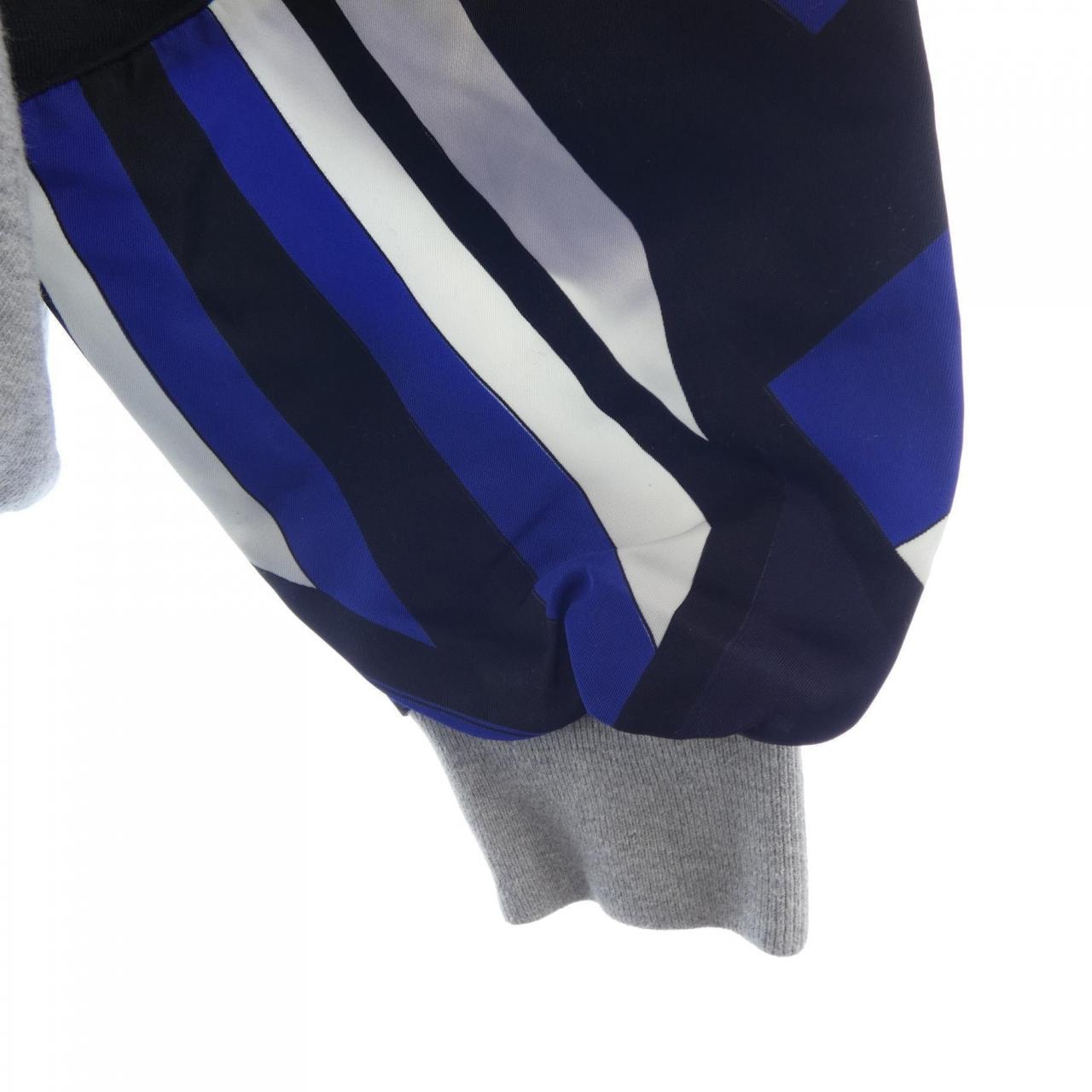 エミリオプッチ EMILIO PUCCI 4UTM90 パーカー