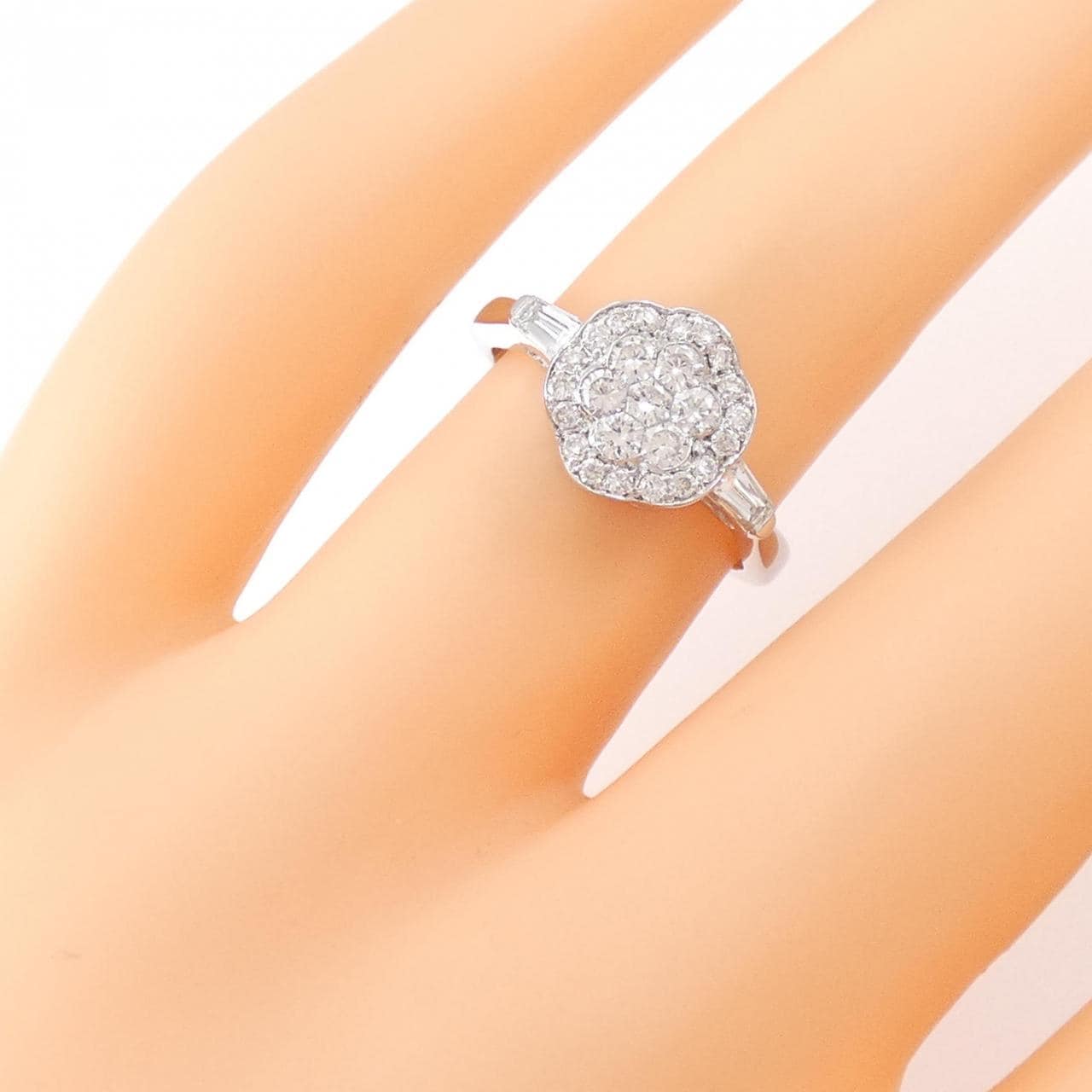 K18WG Flower Diamond Ring 0.64CT