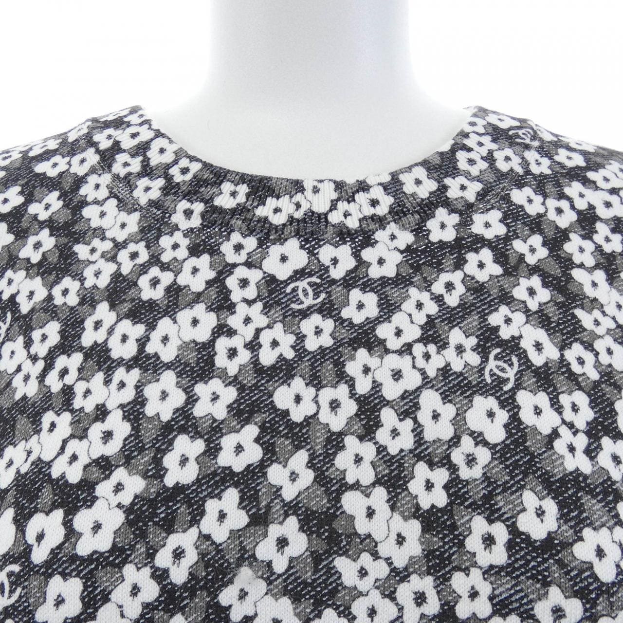 シャネル CHANEL LOOK23 P77924K11270 Tシャツ