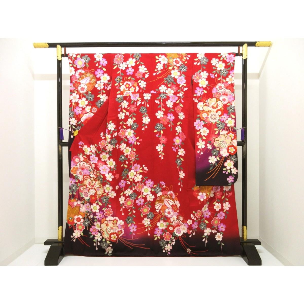 振袖　友禅加工刺繍入り　ボカシ染