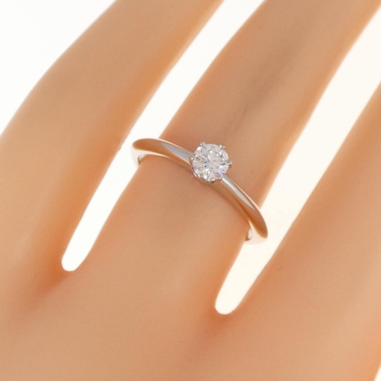 ティファニー クラシックソリティア リング 0.23CT G VVS1 VG