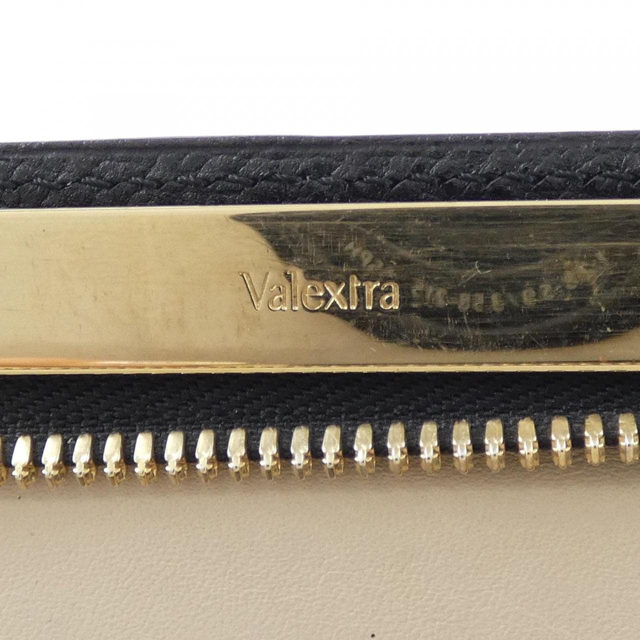 ヴァレクストラ VALEXTRA CAJU BAG