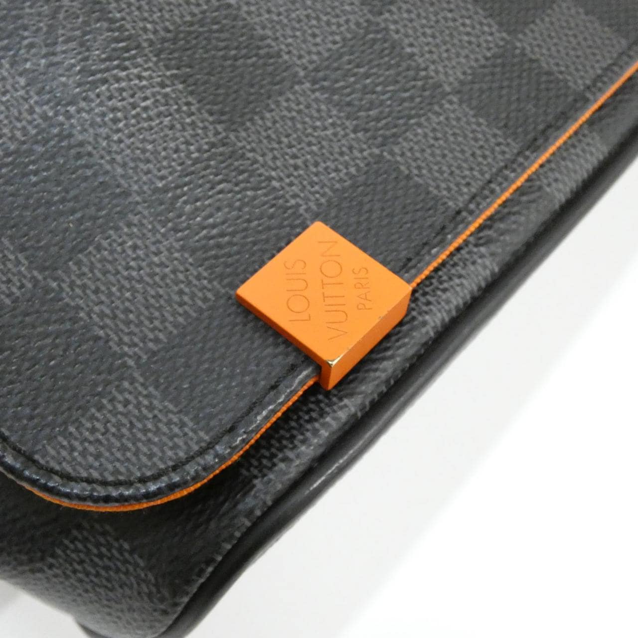 ルイヴィトン ダミエ グラフィット ディストリクト PM N42405 ショルダーバッグ