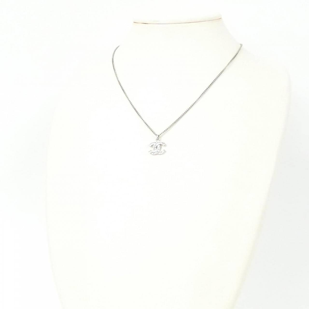 CHANEL 28942 necklace