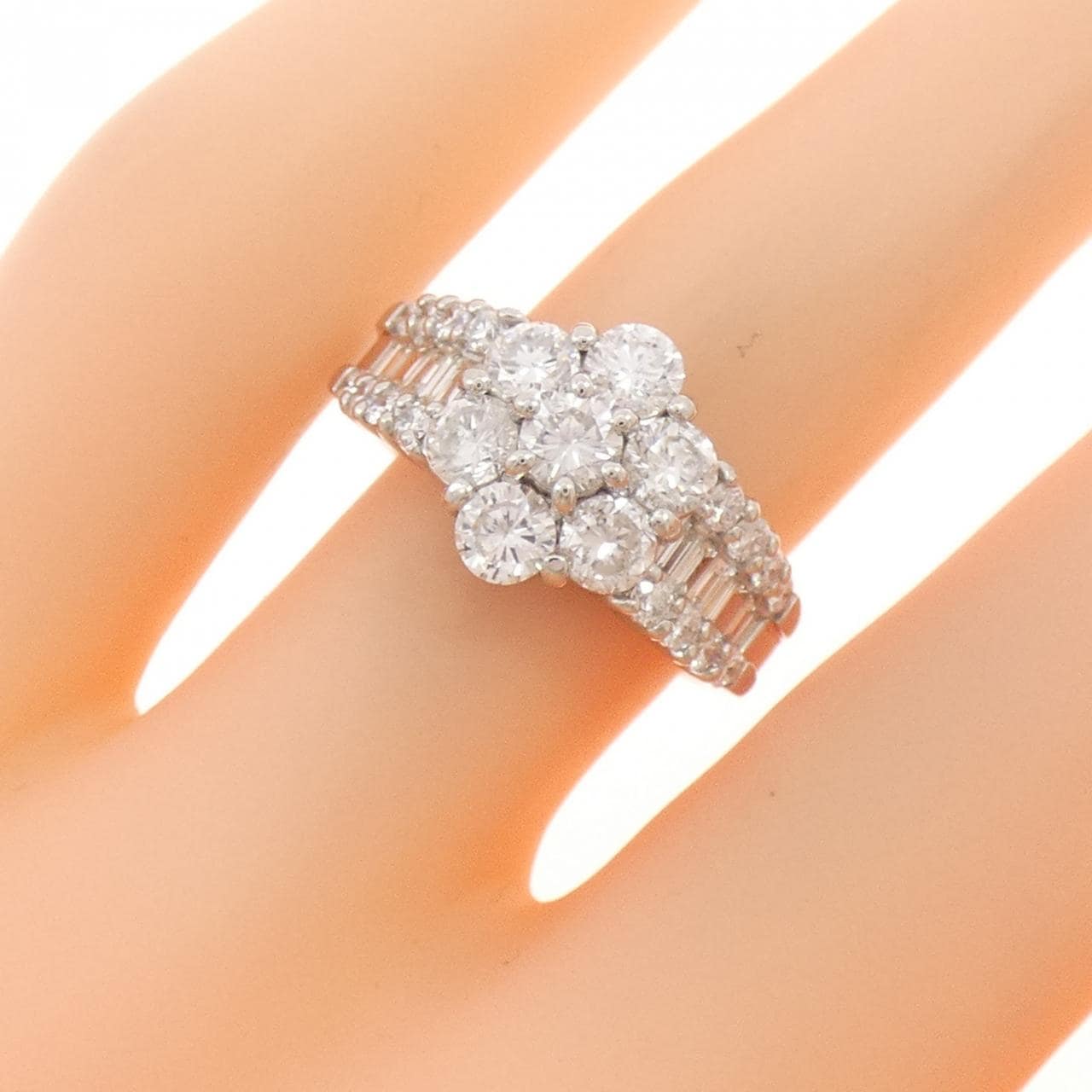 PT900 フラワー ダイヤモンド リング 1.63CT