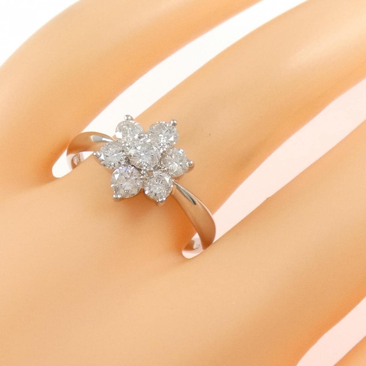 PT900 フラワー ダイヤモンド リング 1.00CT