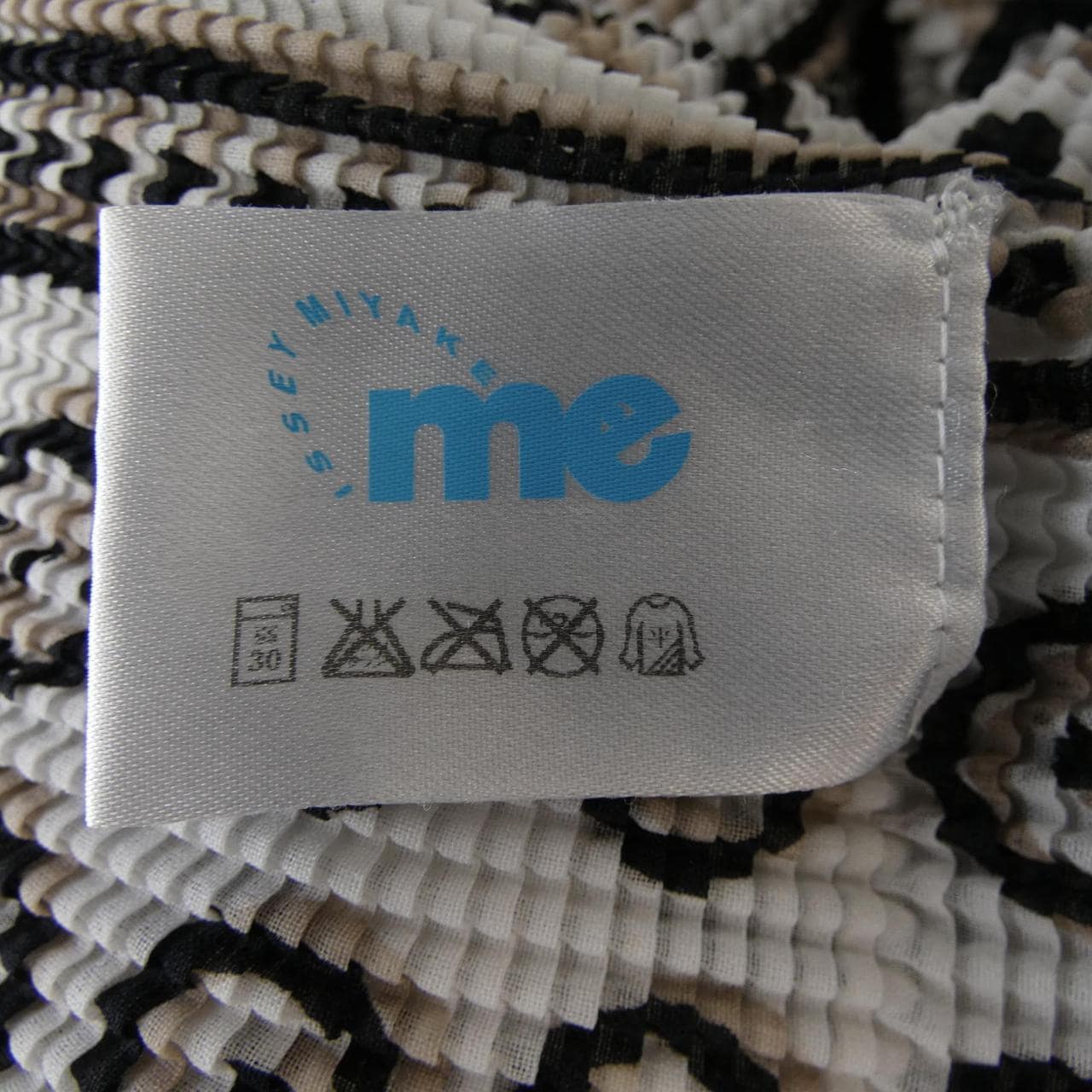 ミーイッセイミヤケ me ISSEY MIYAKE MI31FK376 トップス