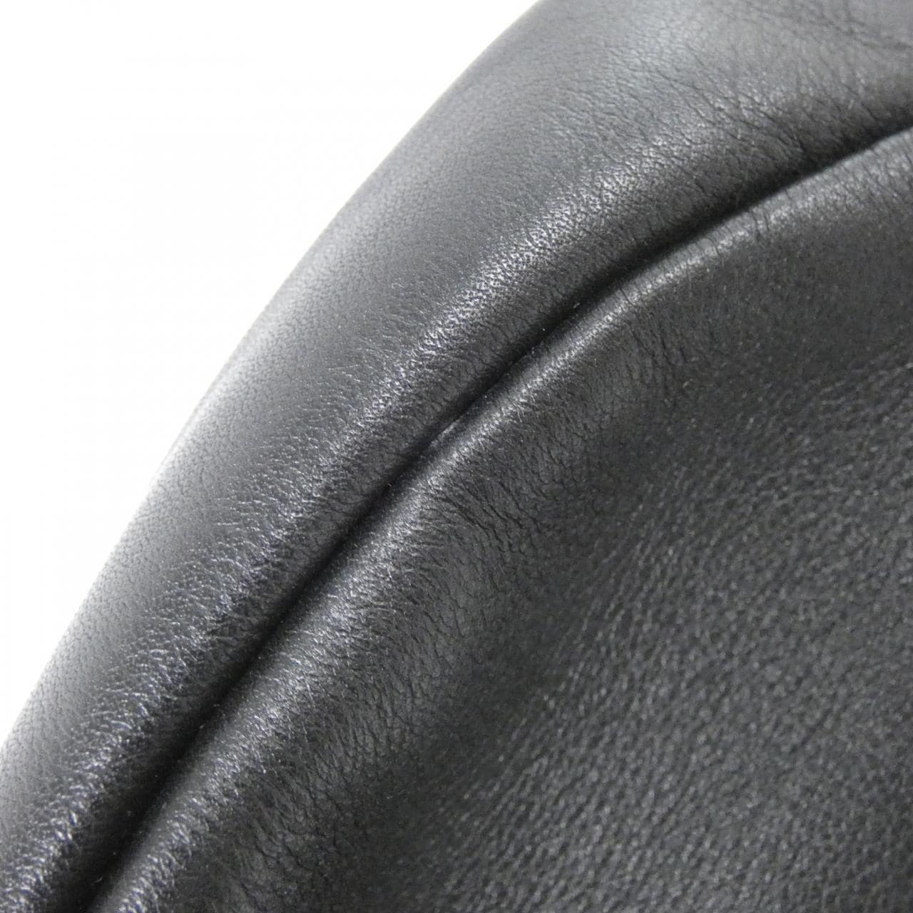 ルイヴィトン モノグラム シャドウ ディスカバリー バムバッグ M44388 ショルダーバッグ