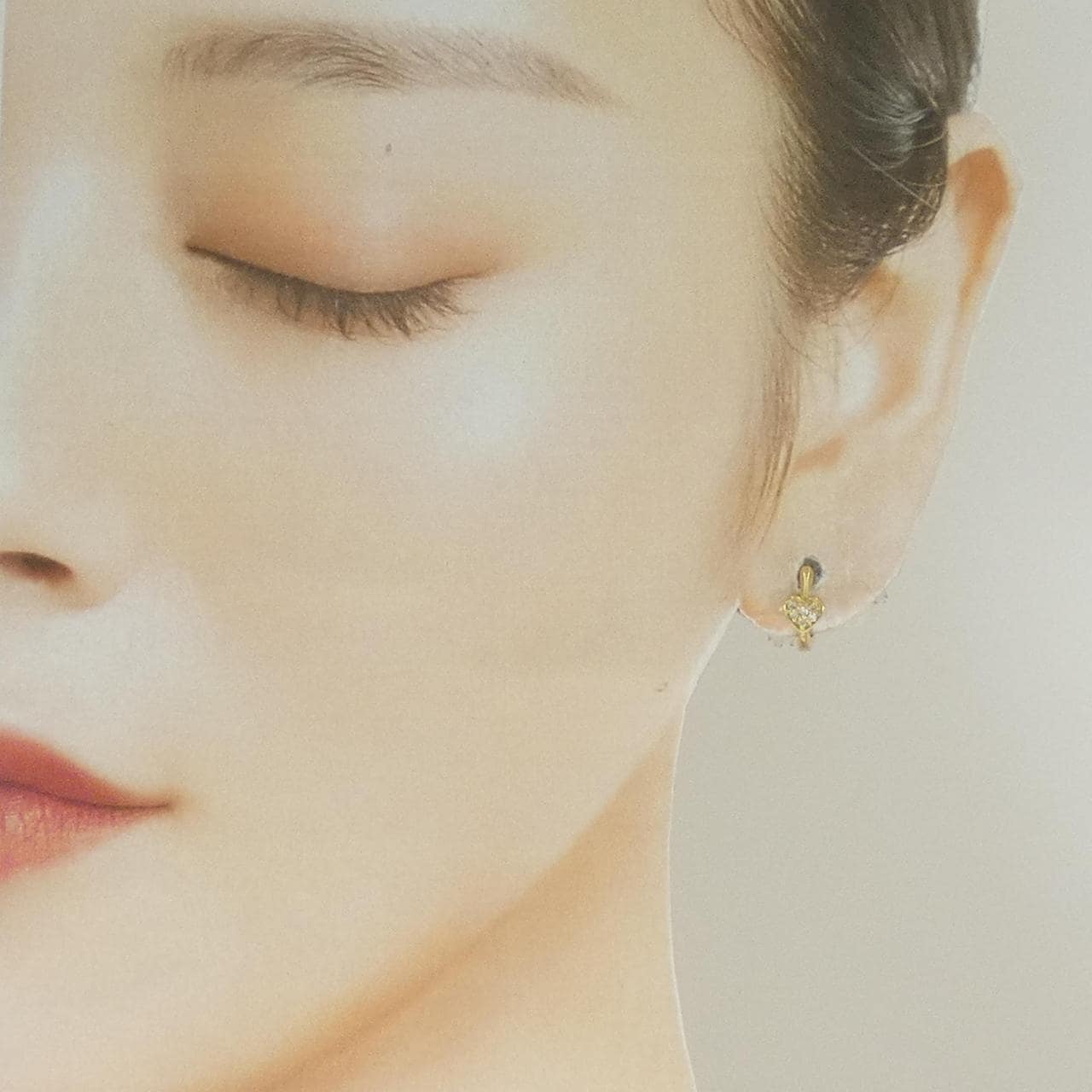 K18YG心形鑽石耳環，0.08克拉