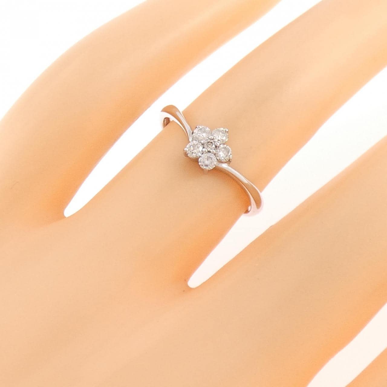 K14WG フラワー ダイヤモンド リング 0.16CT