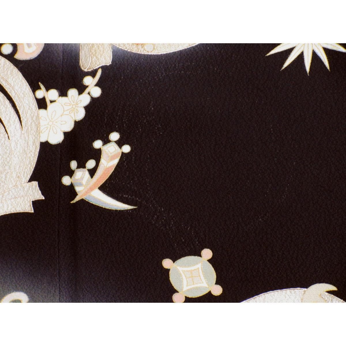 【未使用品】黑色留袖和服，饰以友禅金和渐变染色