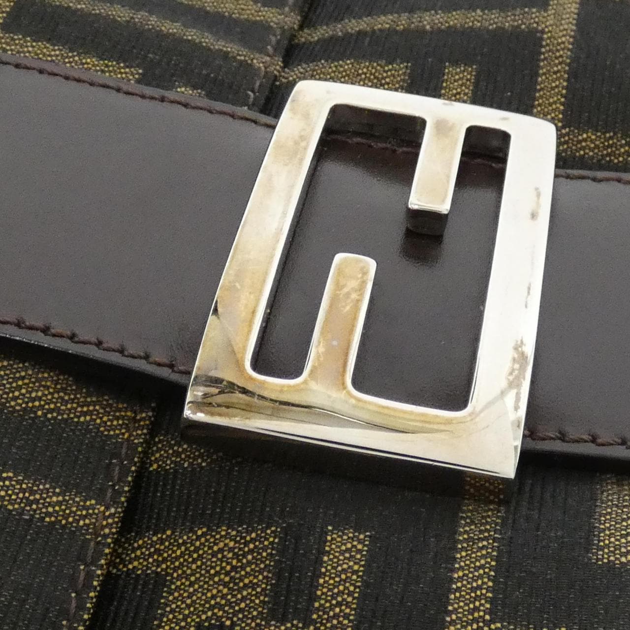 【ヴィンテージ】フェンディ マンマ バゲット 26325 ショルダーバッグ