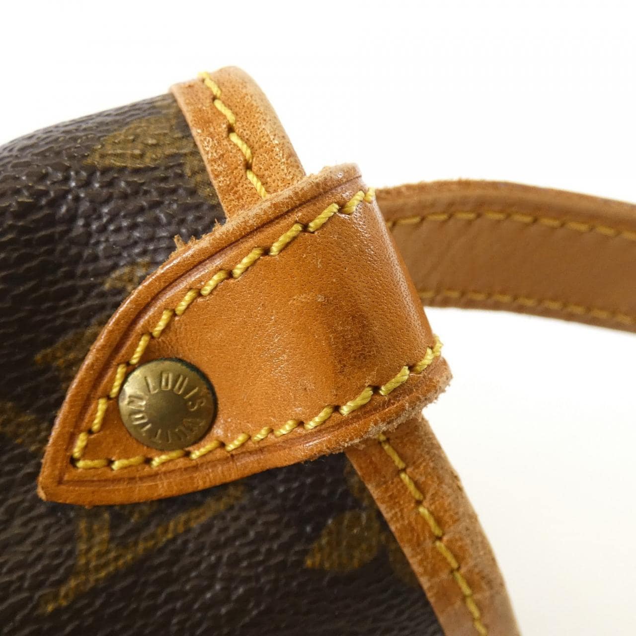 ルイヴィトン モノグラム ソミュール 30cm M42256 ショルダーバッグ