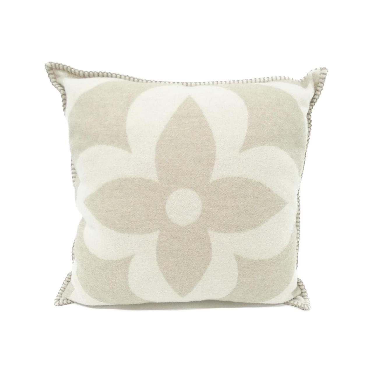 ルイヴィトン クッション LVメダリオン M79278 クッション