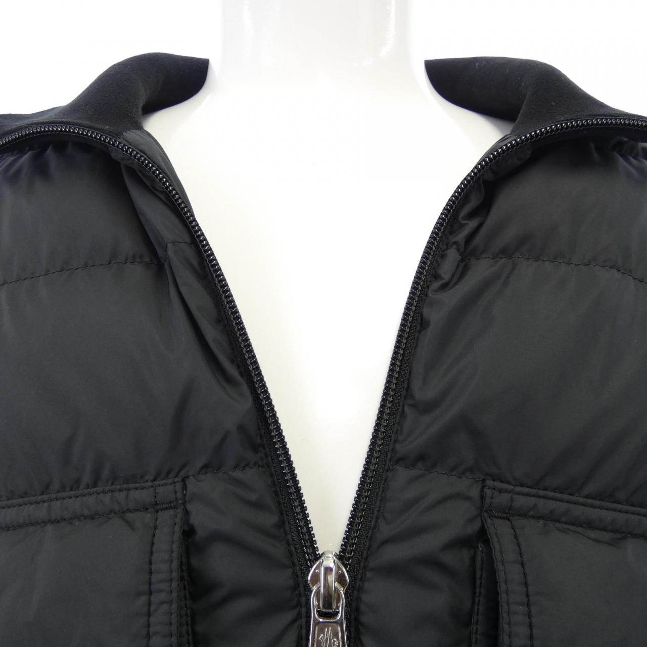 モンクレール MONCLER ダウンジャケット