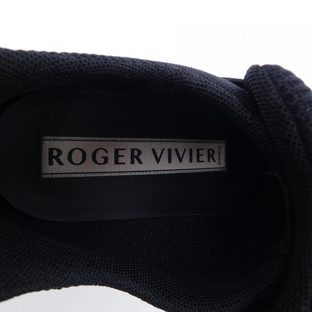 ROGER VIVIER Vivier Sneakers