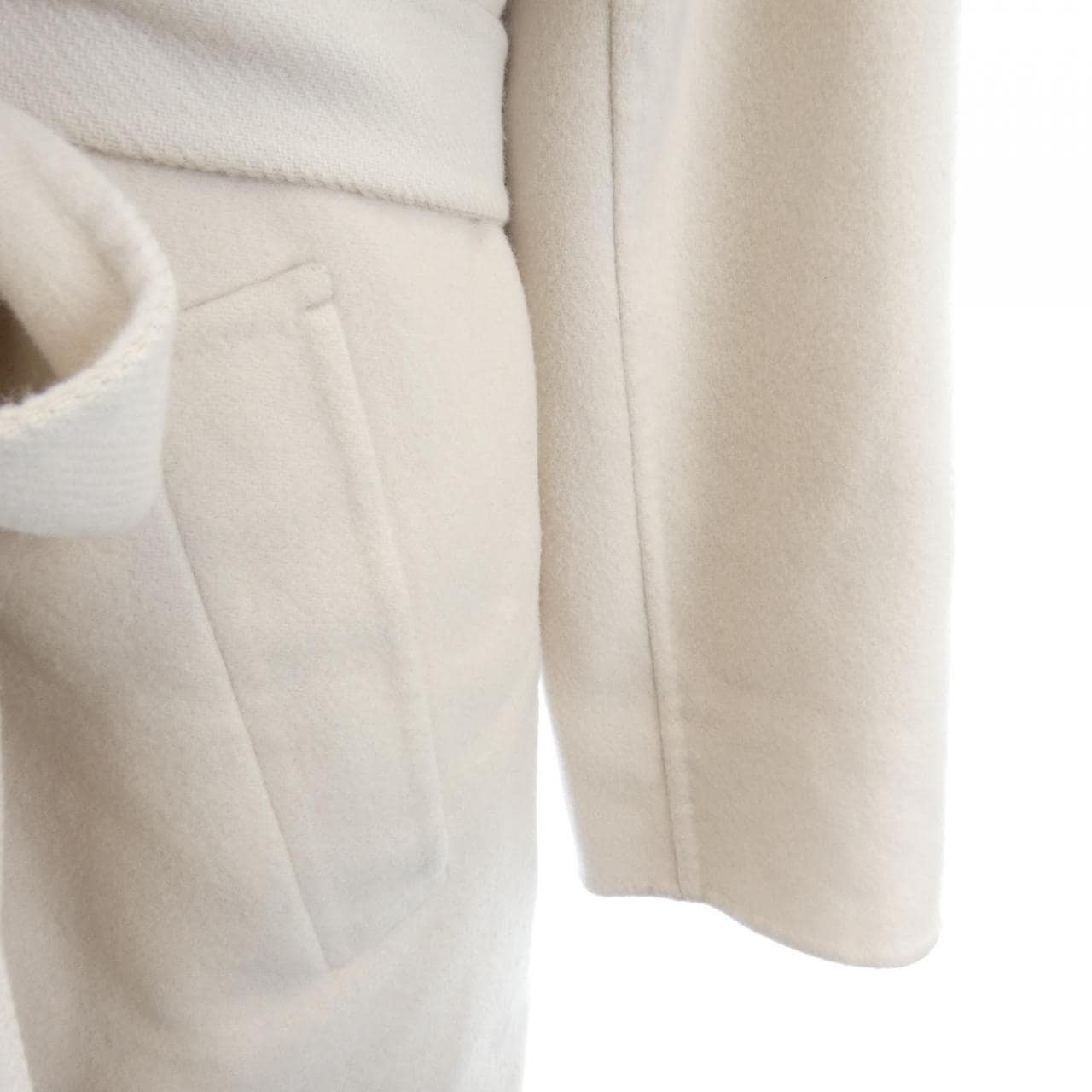 ニジュウサンク 23区 コート