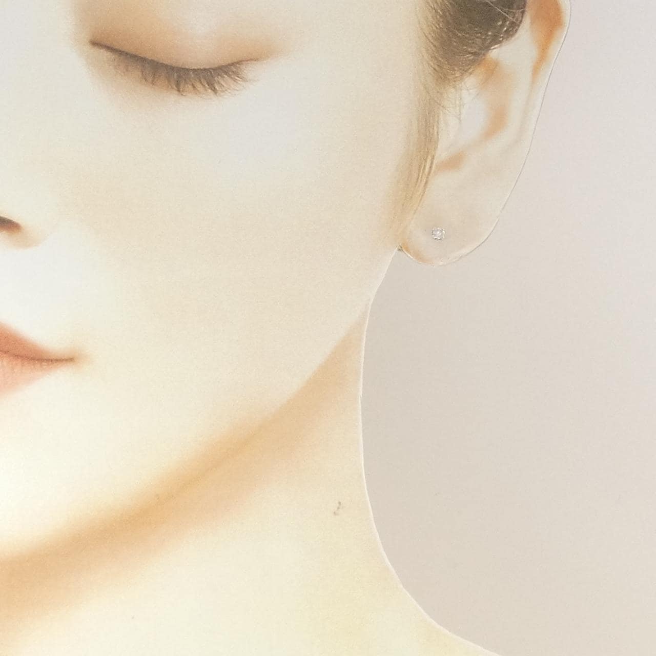 PT900 ソリティア ダイヤモンド ピアス 0.106CT