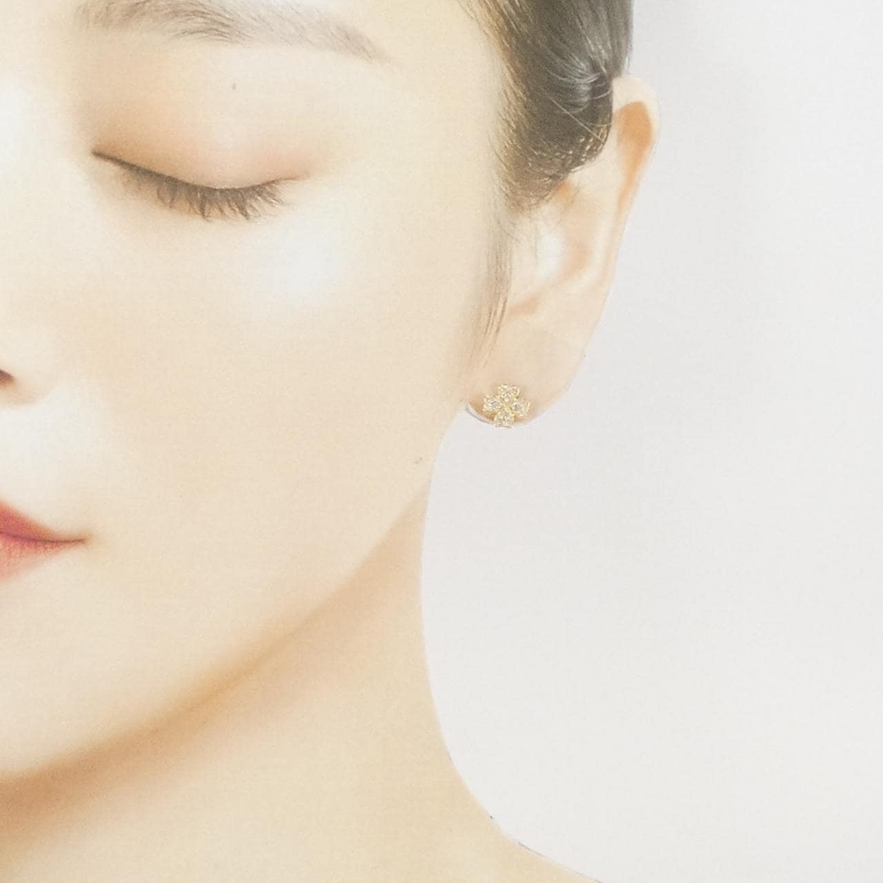 K18YG クローバー ダイヤモンド ピアス 0.30CT