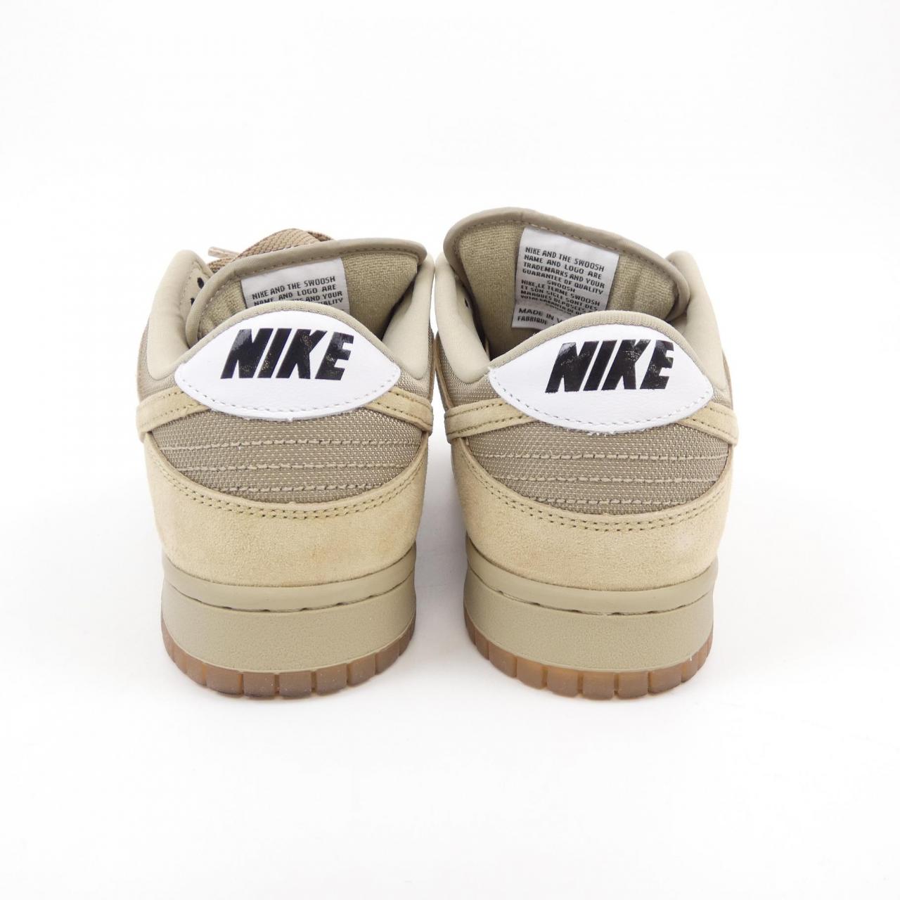 ナイキ NIKE スニーカー