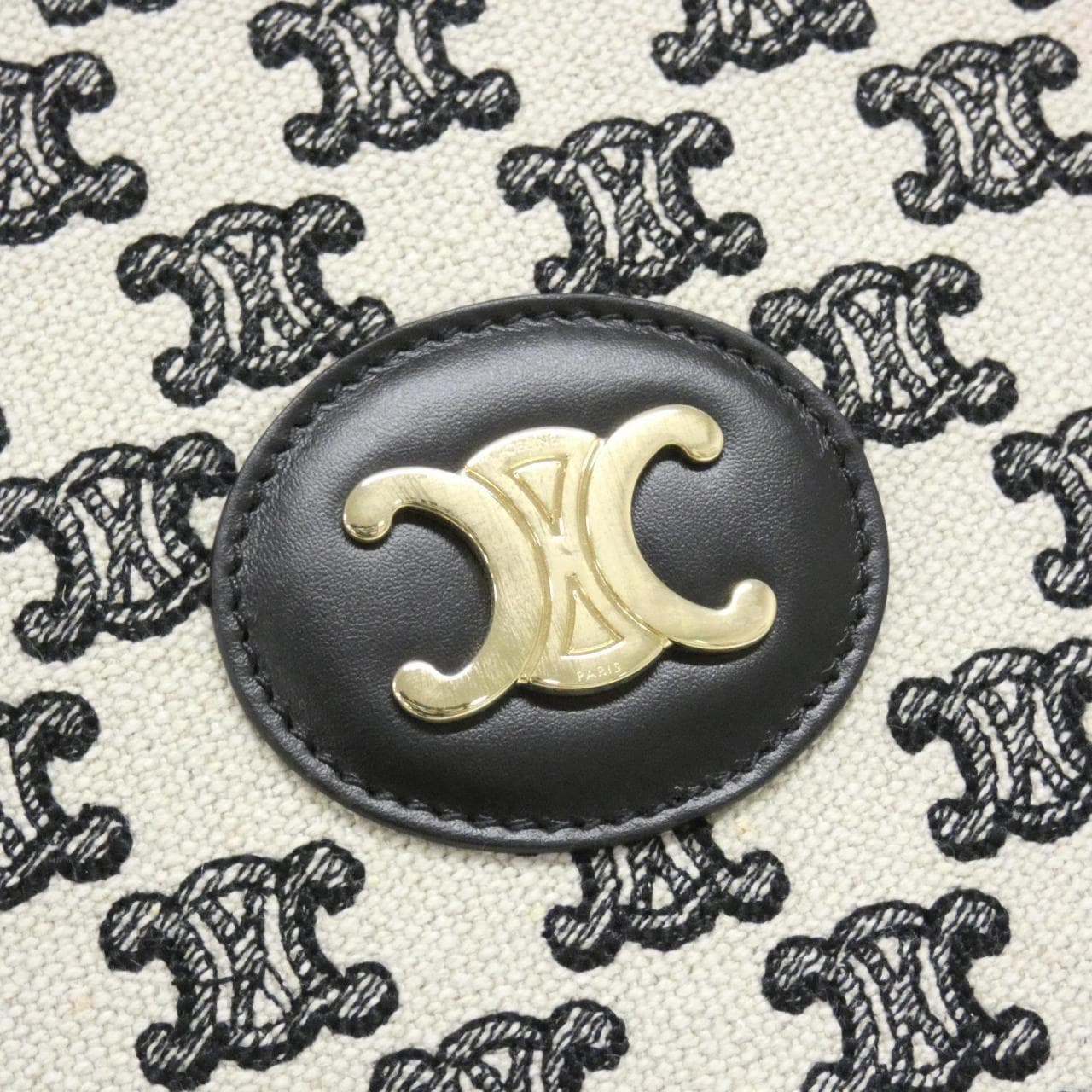 セリーヌ スモール バーティカル カバ 194352CS8 バッグ