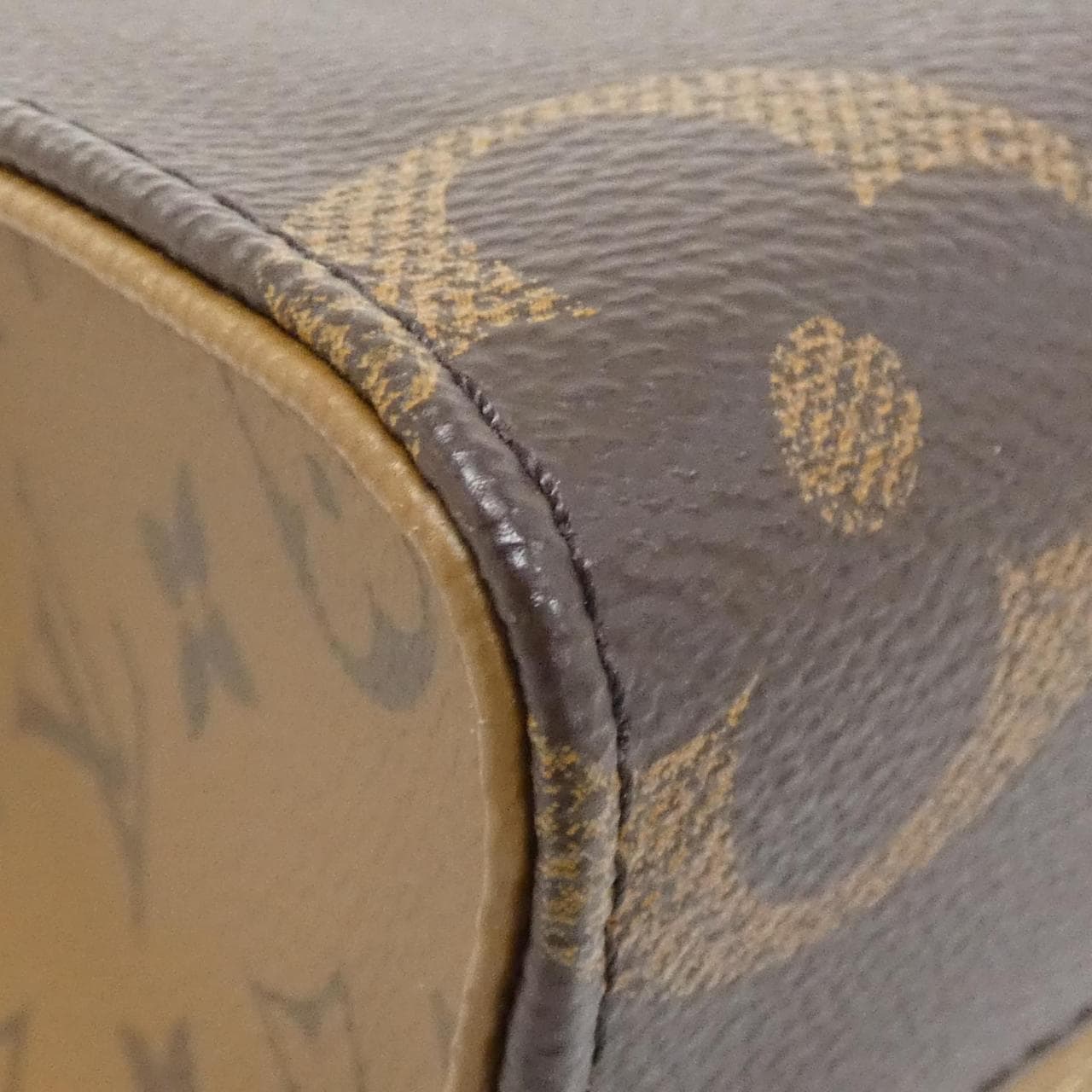 ルイヴィトン モノグラム ジャイアント オンザゴー PM M46373 バッグ