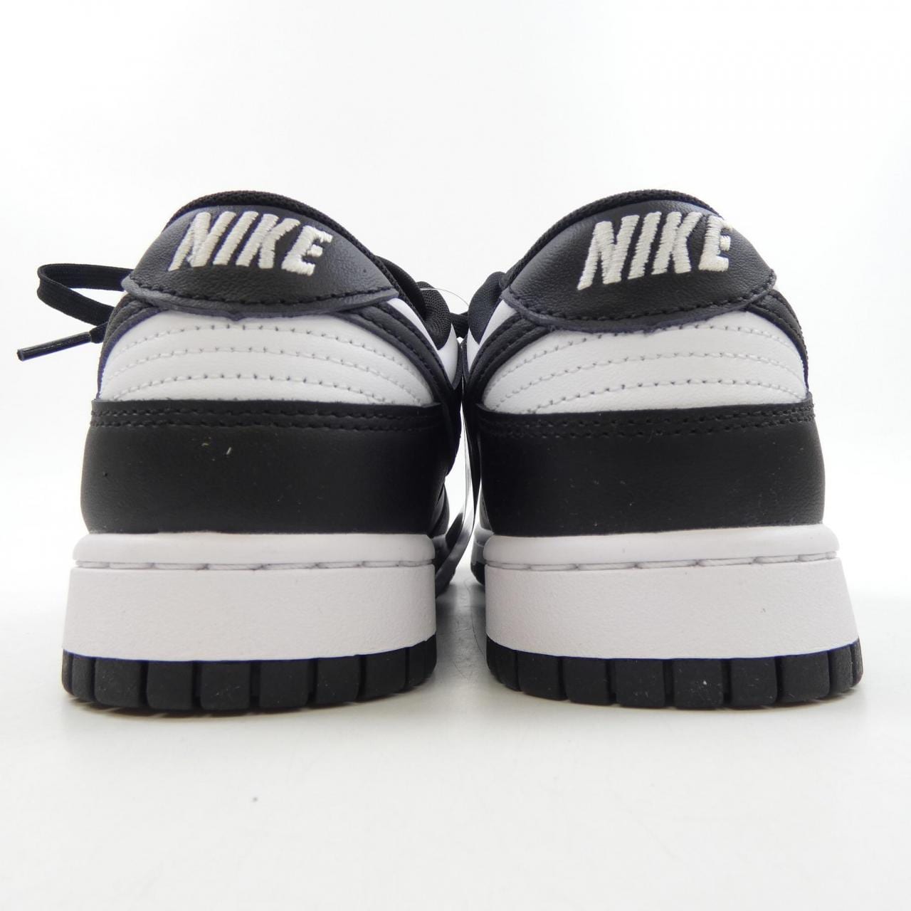 ナイキ NIKE スニーカー