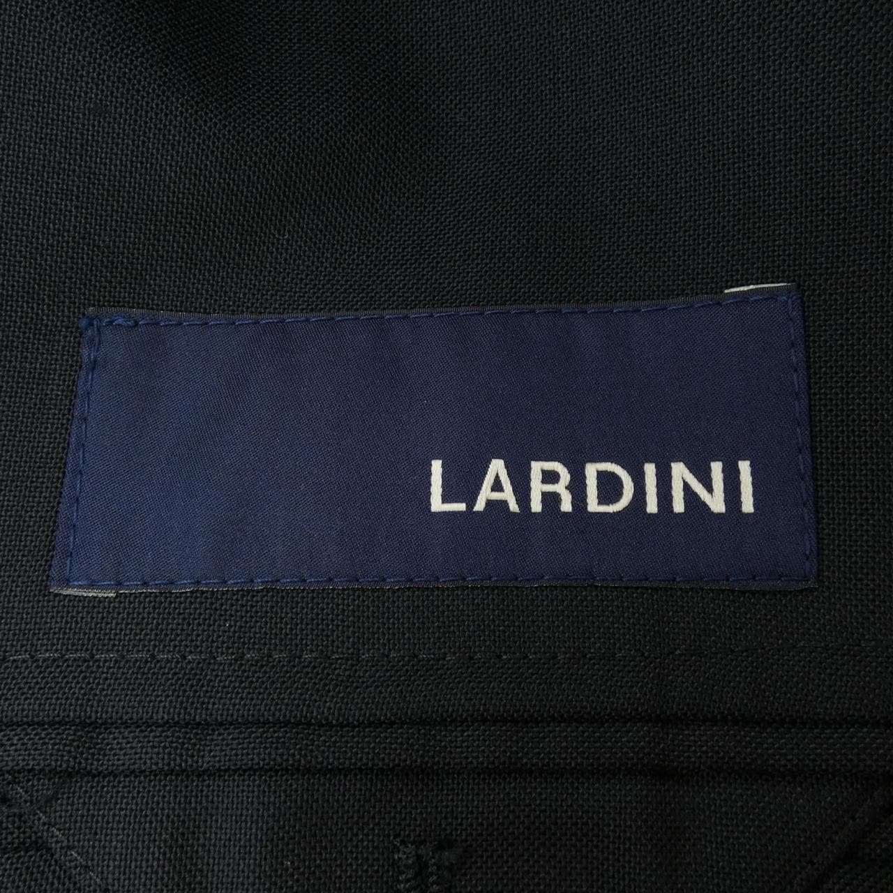 ラルディーニ LARDINI スーツ