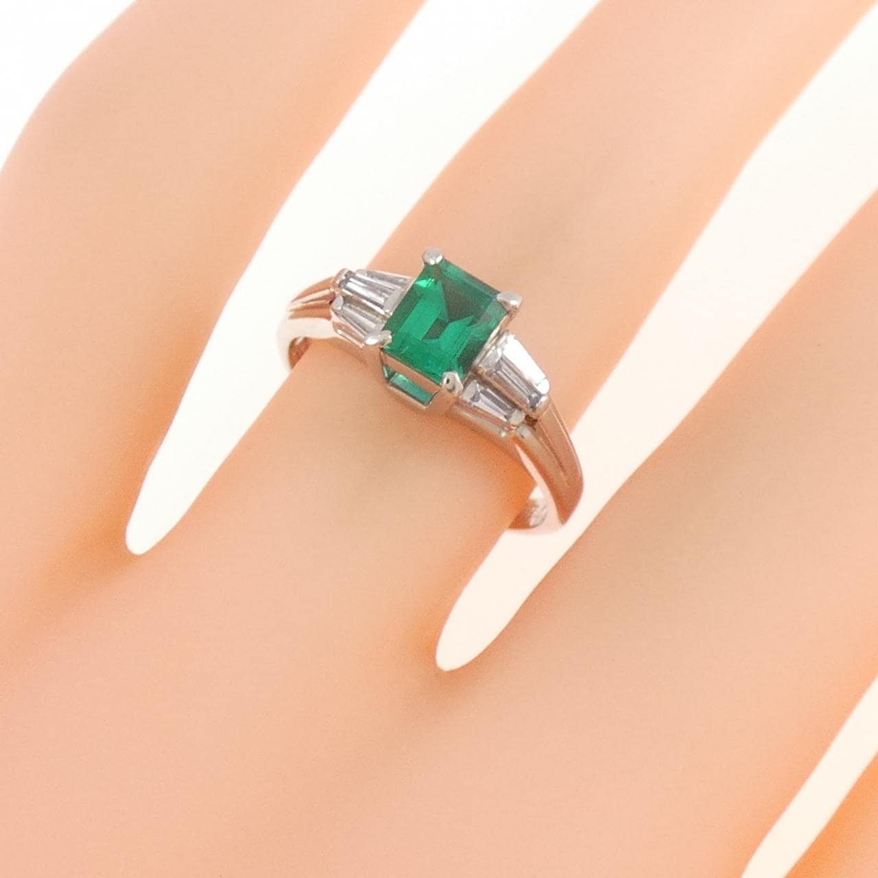 クレサンベール 合成エメラルド リング 0.54CT