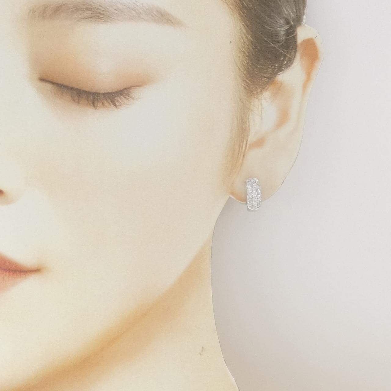 K18WG パヴェ ダイヤモンド ピアス 1.00CT