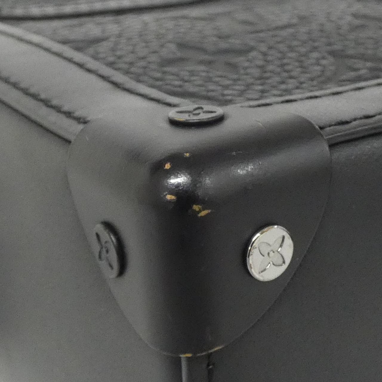 ルイヴィトン トリヨン モノグラム ヴェルティカル トランク ウエアラブル ウォレット M82070 ショルダーバッグ