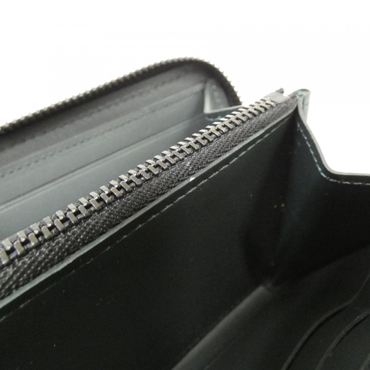 ルイヴィトン モノグラム シャドウ ジッピーウォレット ホリゾンタル M27178 財布