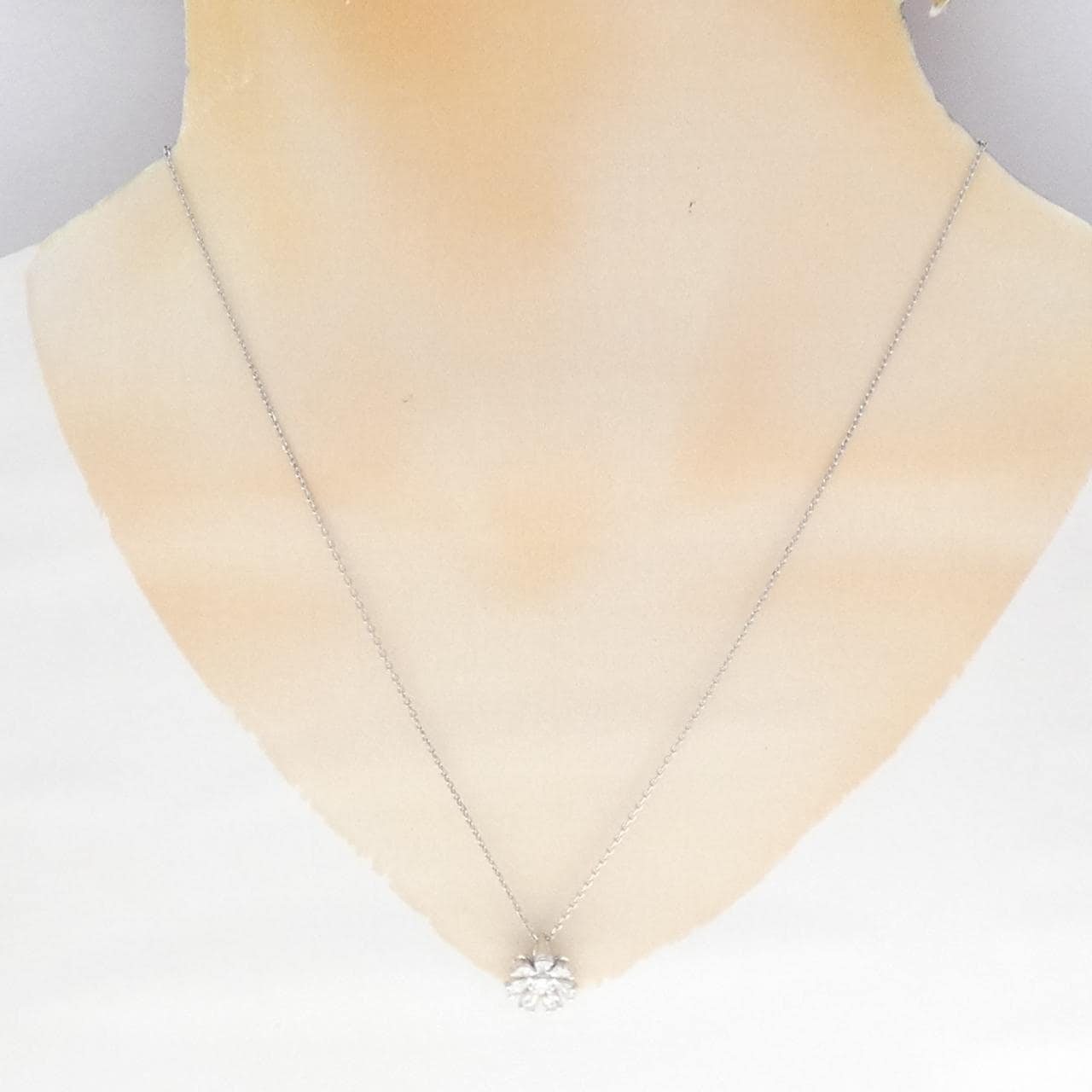 PT900/PT850 花形钻石项链 0.50CT